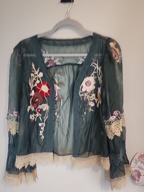 Women's Boho Sage Green Floral Embroidered Sheer Chiffon Blouse V-Neck  Small